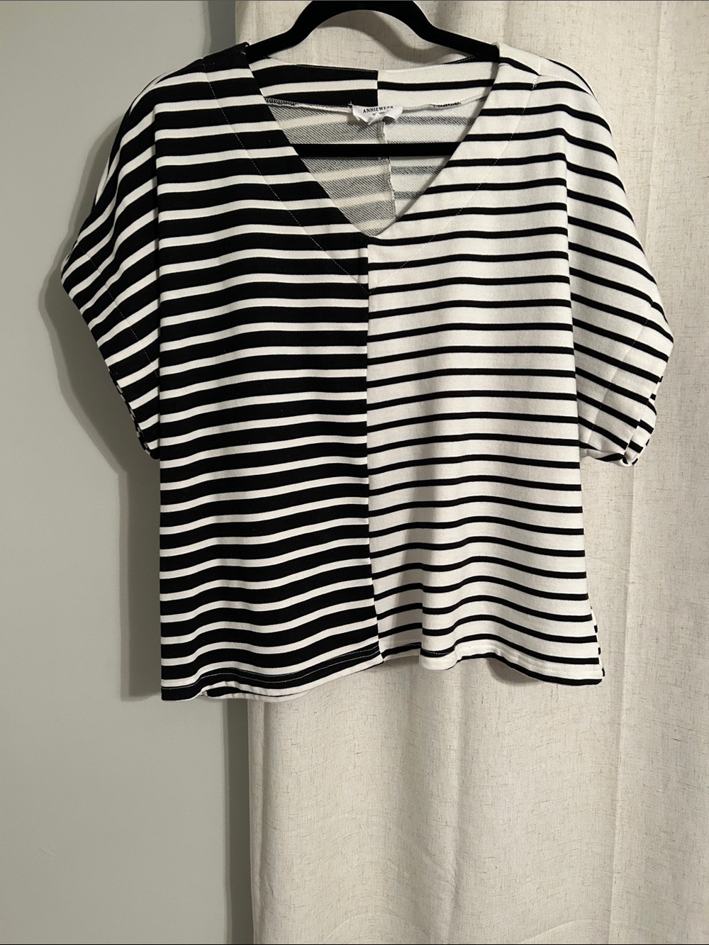 Annie Black & White Striped V-Neck Short Sleeve Top